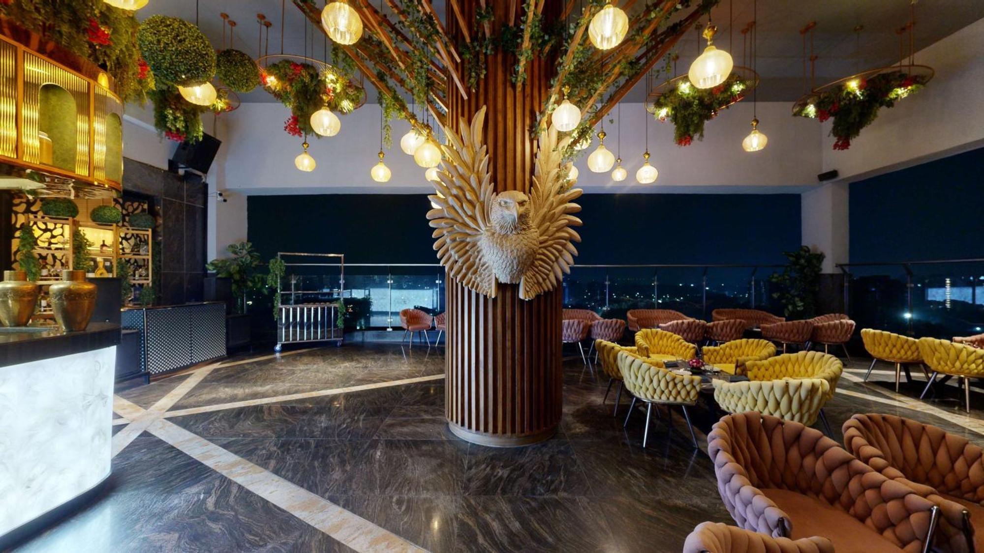 Radisson Blu Towers Kaushambi Delhi Ncr Hotel Ghaziabad Exterior foto The interior of the restaurant