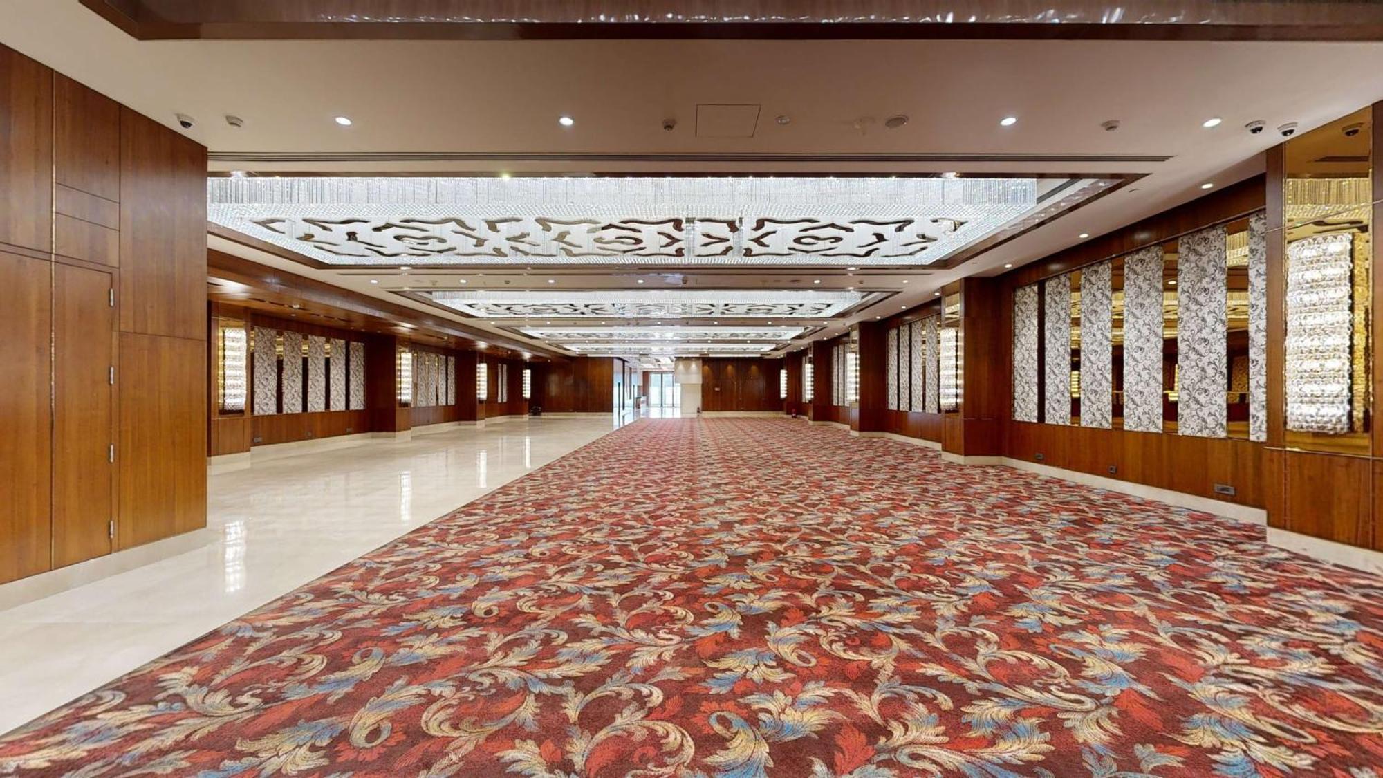 Radisson Blu Towers Kaushambi Delhi Ncr Hotel Ghaziabad Exterior foto The interior of the National Museum of Malaysia